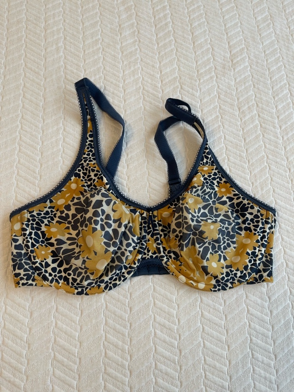 Wacoal Basic Beauty Seamless UW Bra Size 36 DD
